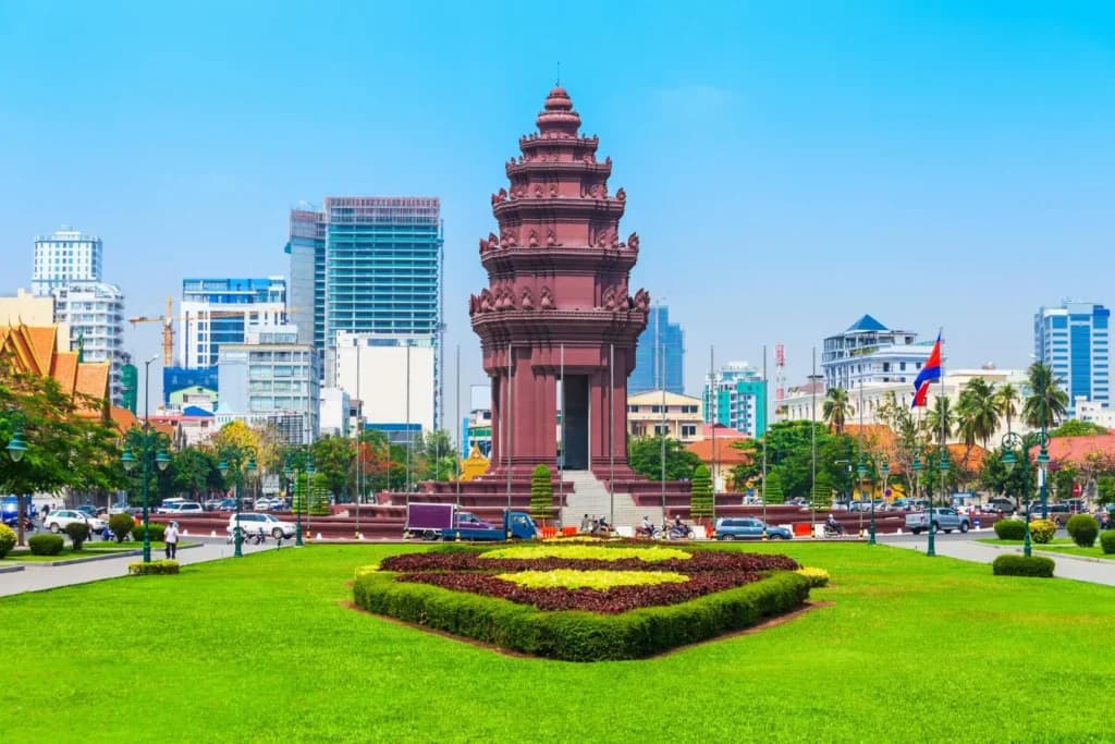 The Independence Monument in Phnom Penh