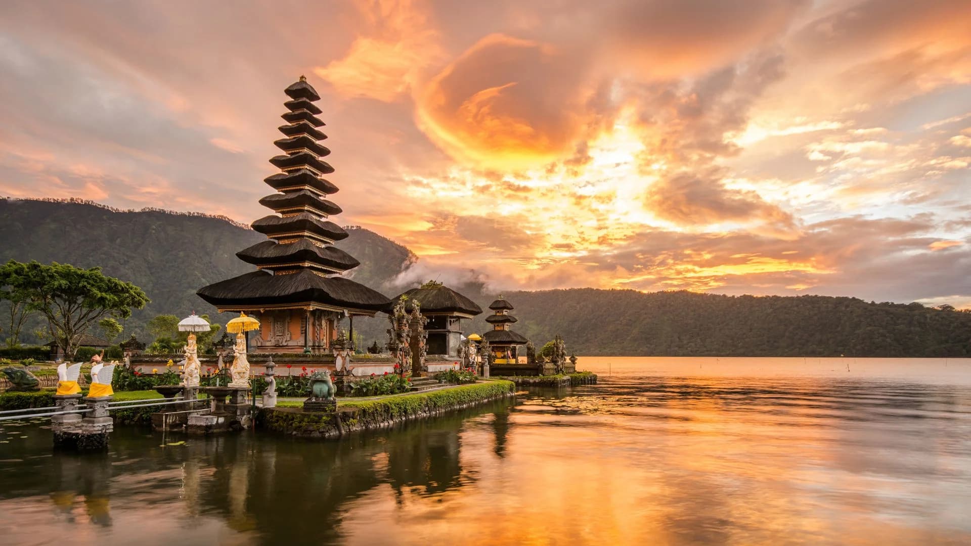 Pura Ulun Danu Bratan temple on Lake Bratan, Bali, Indonesia